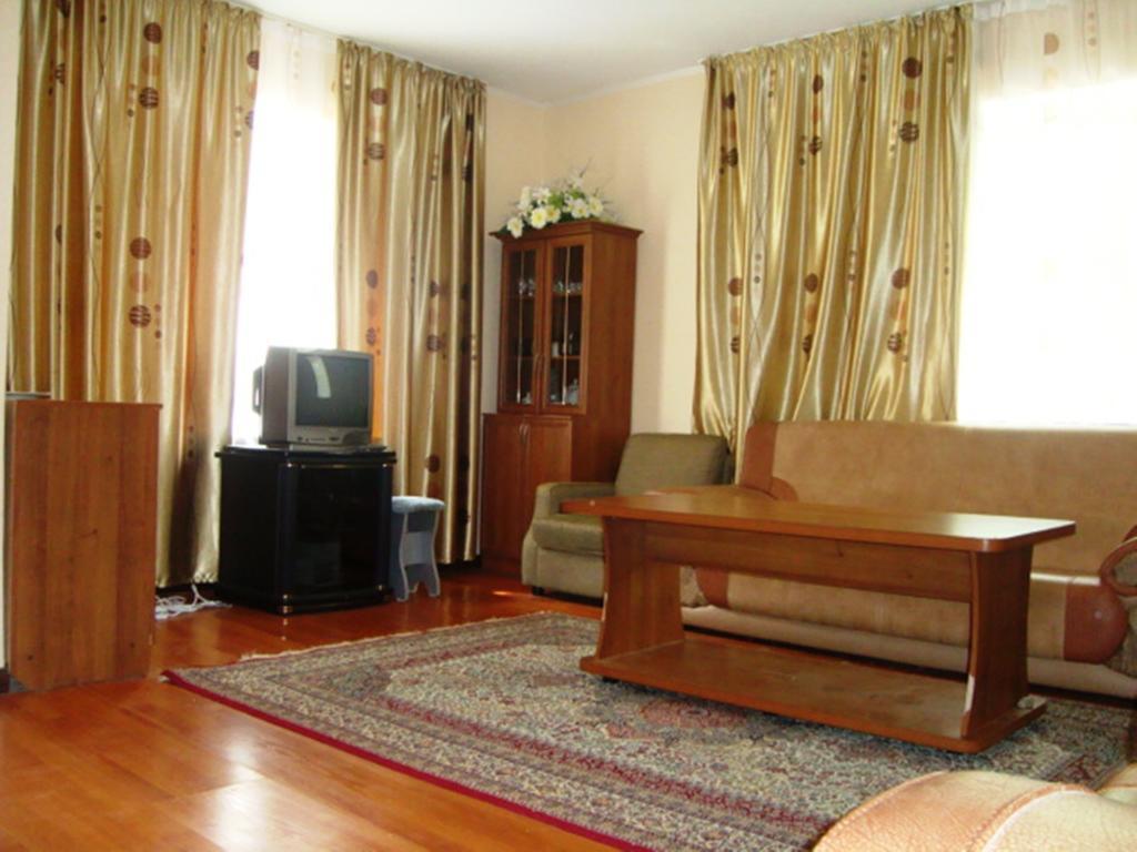 Guest House At Do Altyn - Kum Chon-Sary-Oy Ngoại thất bức ảnh